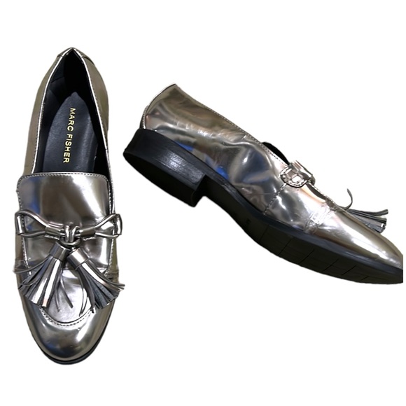 Marc Fisher Envy2 Metallic Silver Pewter Faux Leather Tassel Loafers - 7.5 - Picture 3 of 16